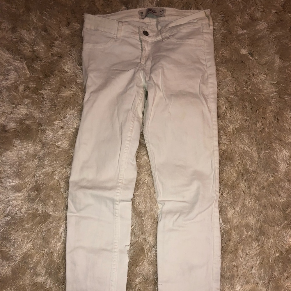 White Abercrombie jeans